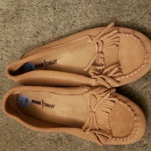 Minnetonka slip on light tan leather moccasins